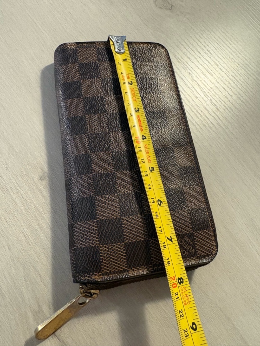 Louis Vuitton
Damier Ebene Pattern Coated Canvas - Picture 12 of 14